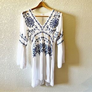 BEADED Crochet detail semi sheer v neck swim cover up white size small gorgeous
